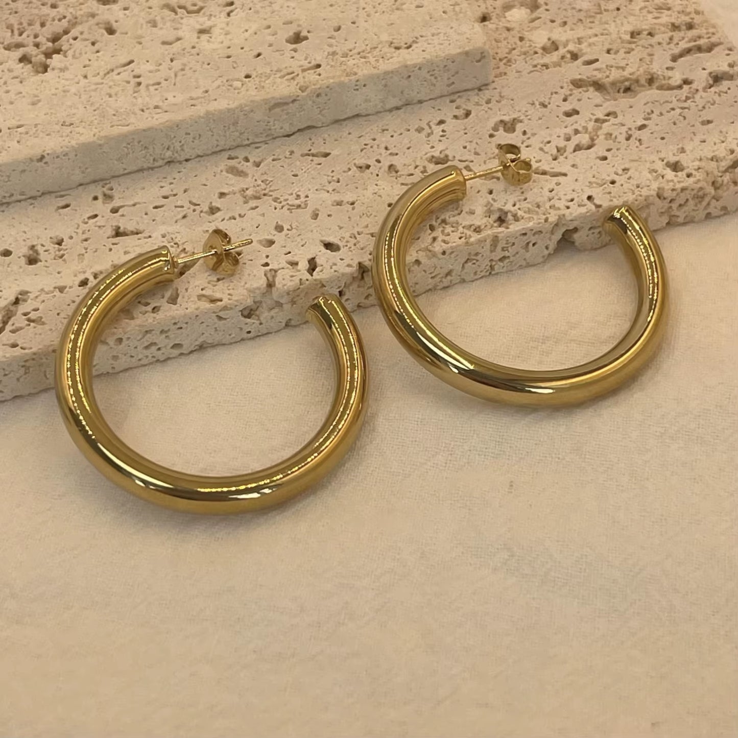 Imen Beauty Classic Gold Hoop Earrings